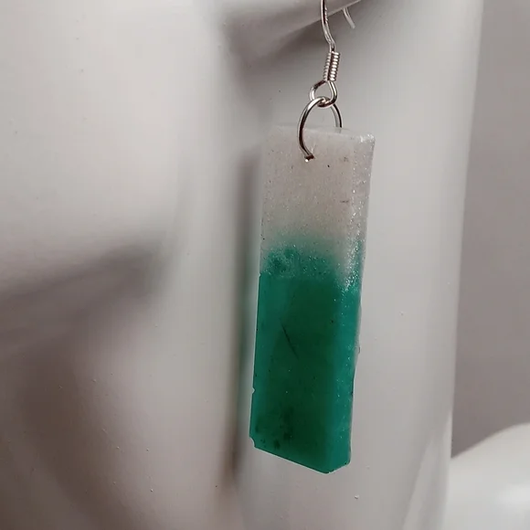 Elegant Silver and Green Earrings - Picture 4 of 5